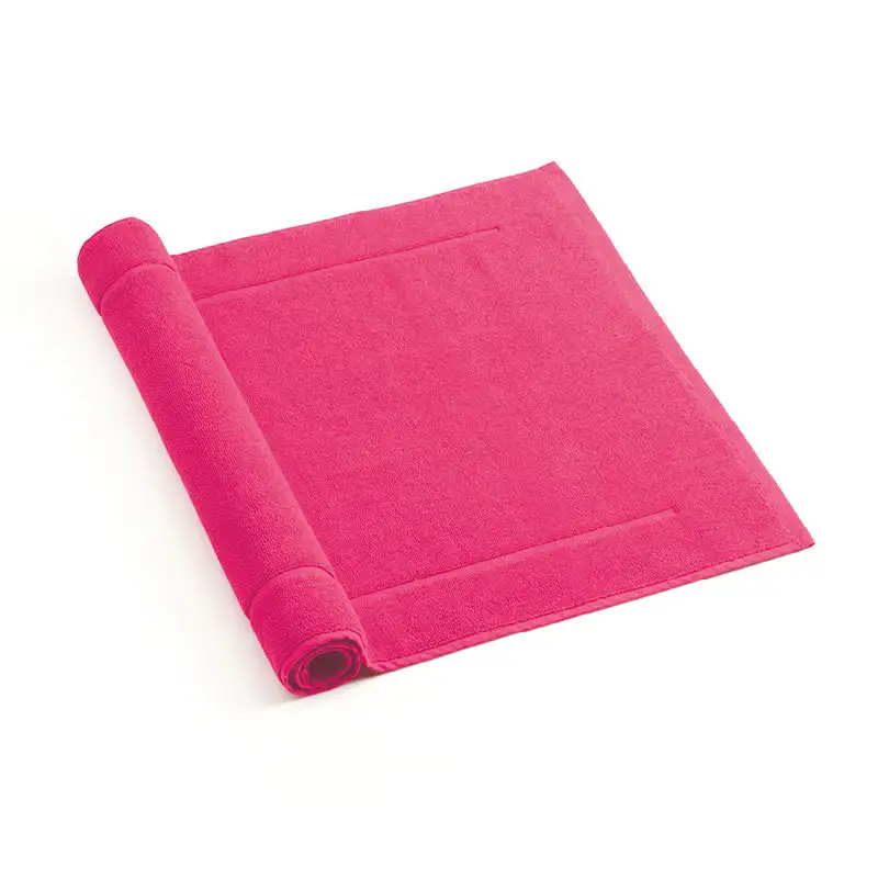 144012_015_TapisDeBain_Fuchsia_288dd199-fa14-4f97-b304-a2077e84f6df-1
