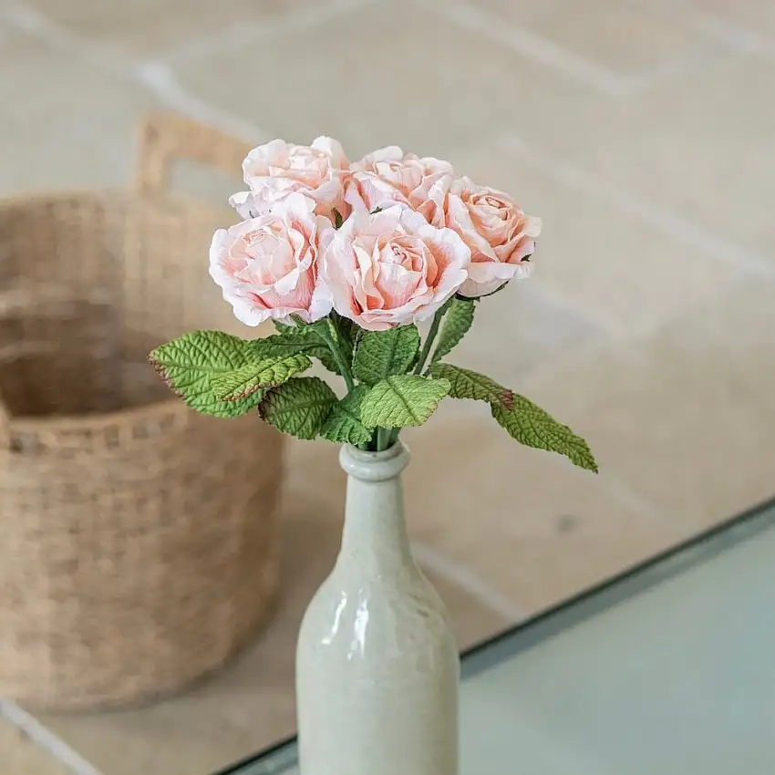 Flowrette_PetiteRoseLadyenpapier-Champagne1-1