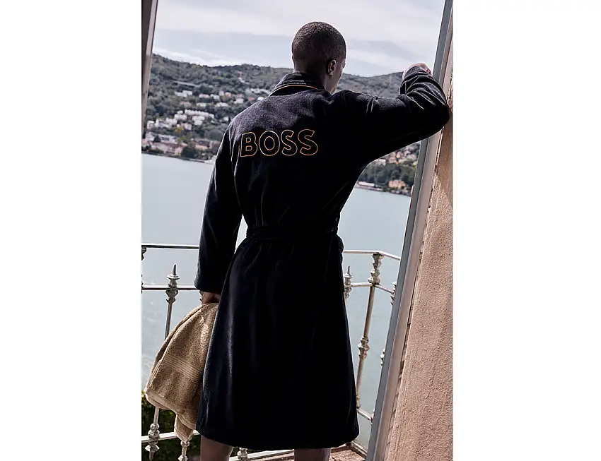 PeignoirhommeTIAGOAmbiance-BossHome-1_1200x1200-1