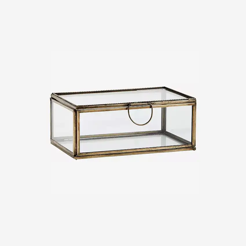 Petiteboiteabijouxdoree-MadamStoltz-1