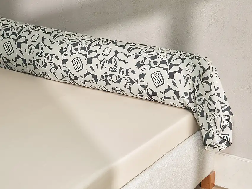 SCION_LIVING_KUKKA_NOIR_TRAVERSIN_1200x1200-1