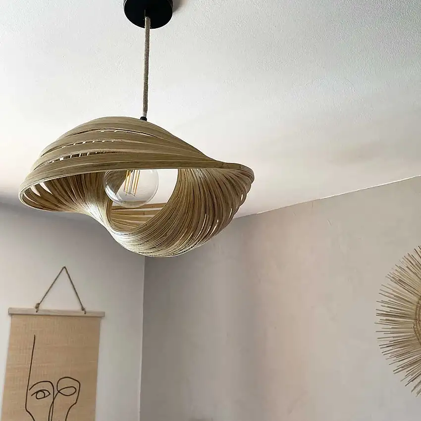 abat-jour-coquillage-ajoure-en-bambou-de-bali-1