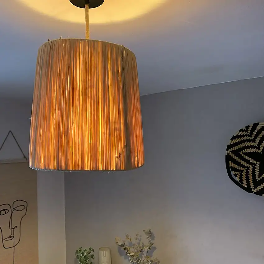 abat-jour-luminaire-raphia-fait-main-conique-1