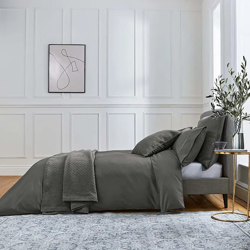 bob_fl_andaz_charcoal_main_bed_hr_1-1