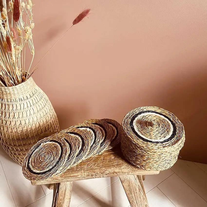 boite-de-6-dessous-de-verres-en-herbes-naturelles-d10cm-1