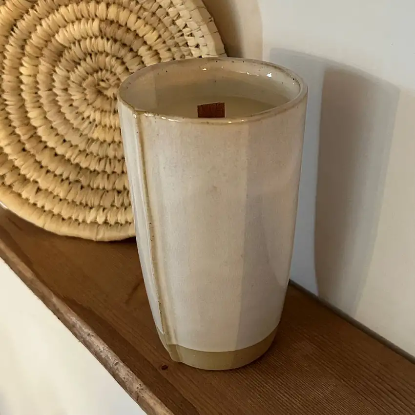 bougie-vegetale-mug-faro-blanc-vanille-340gr-1