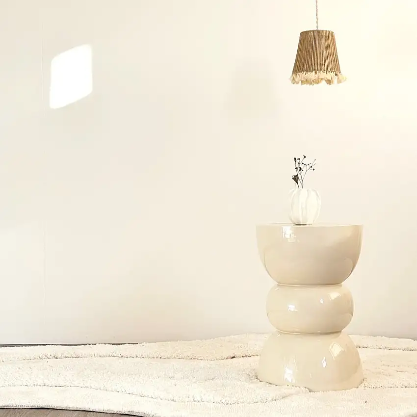 bout-de-canape-en-metal-laque-beige-1