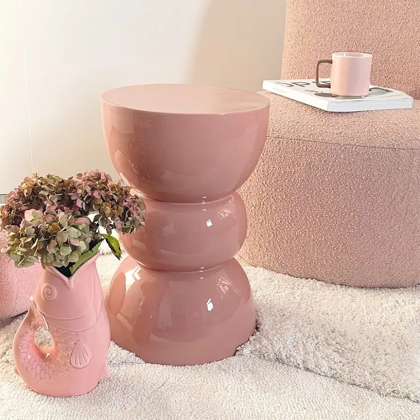 bout-de-canape-en-metal-laque-rose-1