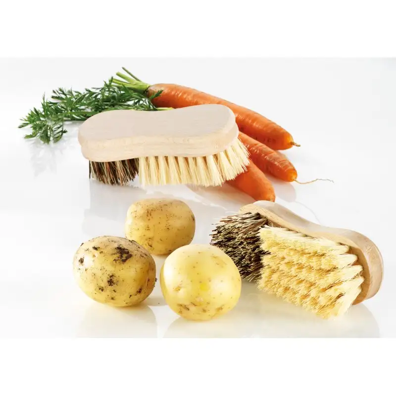 brosse-a-legumes-en-bois-1