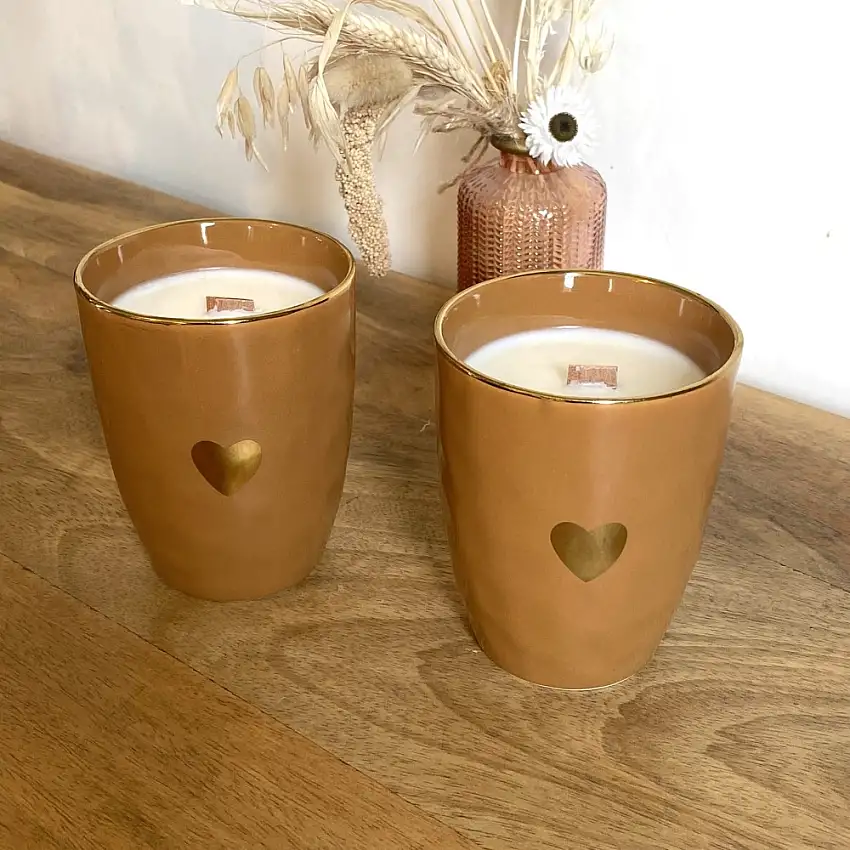 coffret-2-bougies-vegetales-tasses-amour-ocre-figue-santal-et-ambre-1