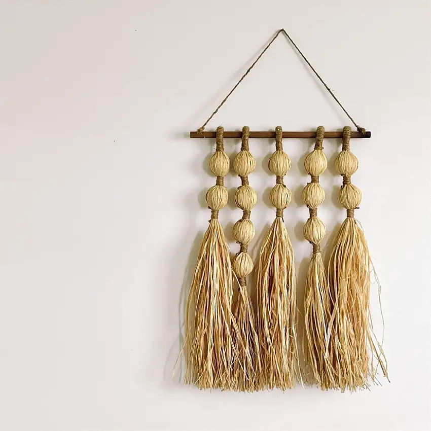 deco-murale-en-raphia-naturel-h83cm-1