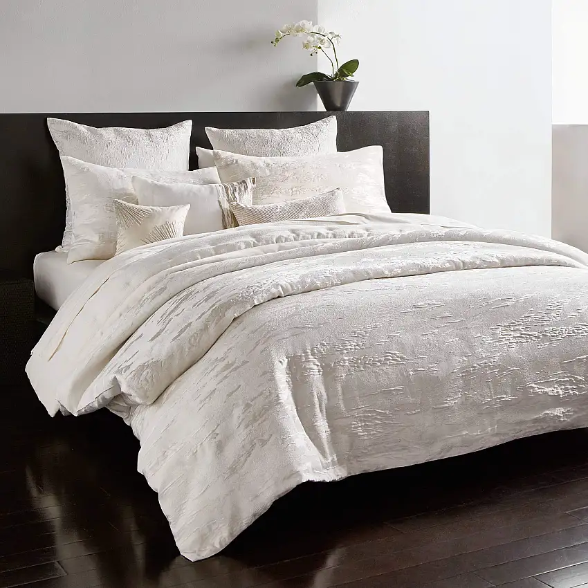 dkh_seduction_main_bed_angle-1