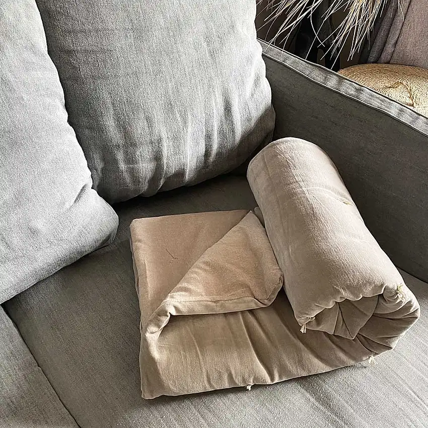 edredon-2-faces-velours-taupe-et-coton-naturel-garni-80-x-200-cm-1