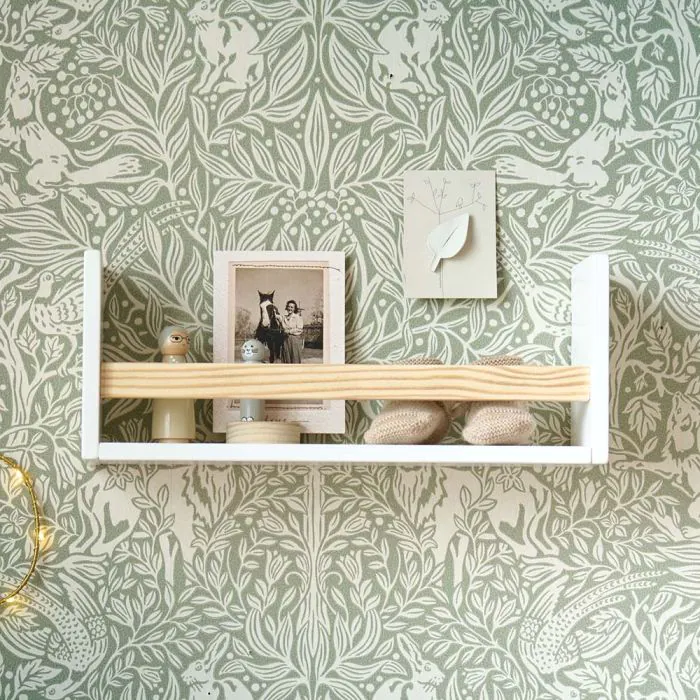 etagere-en-bois-murale-hetre-blanc-naturel-petite-amelie-1