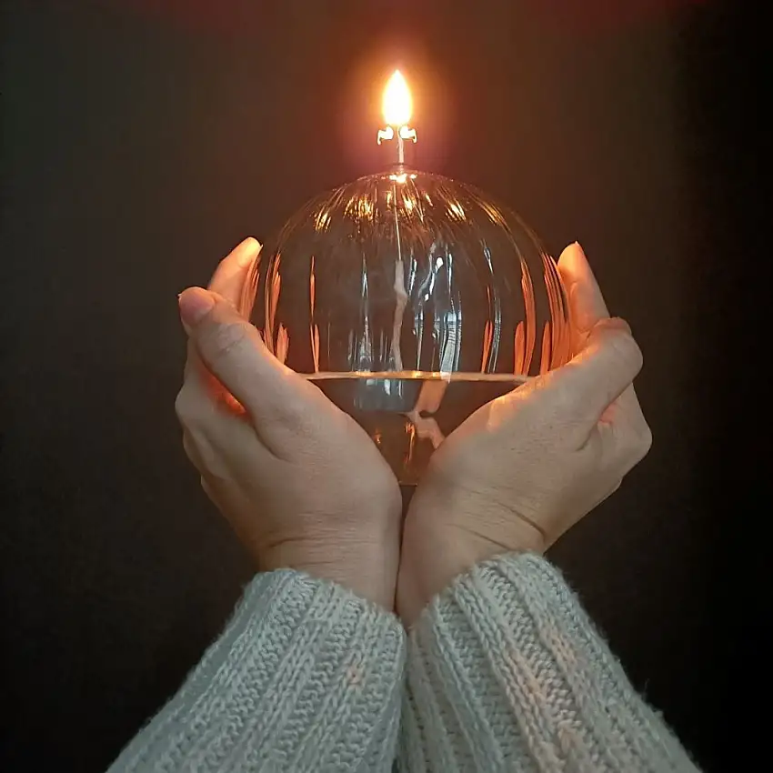 lampe-a-huile-boule-striee-taille-m-peri-living-1