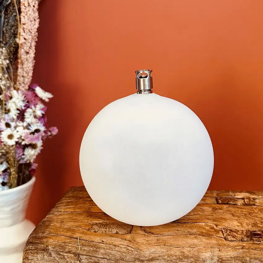 lampe-a-huile-forme-boule-en-verre-givre-taille-l-peri-glass-1