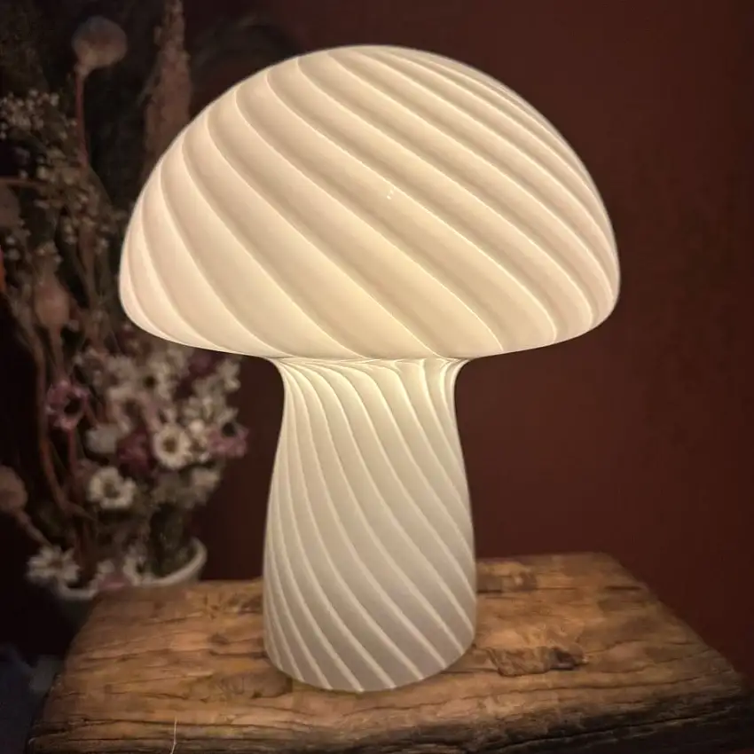 lampe-de-chevet-en-verre-effet-spirale-forme-champignon-1
