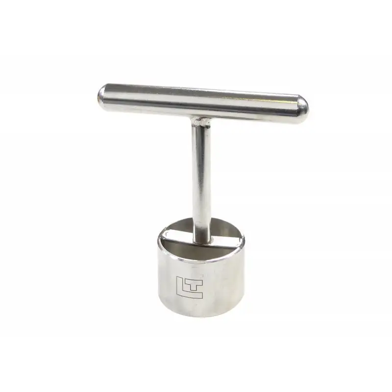 le-petit-farceur-evideur-a-fruits-et-legumes-1