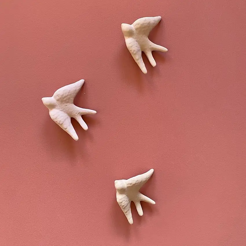 lot-de-3-hirondelles-en-ceramique-rose-pale-1