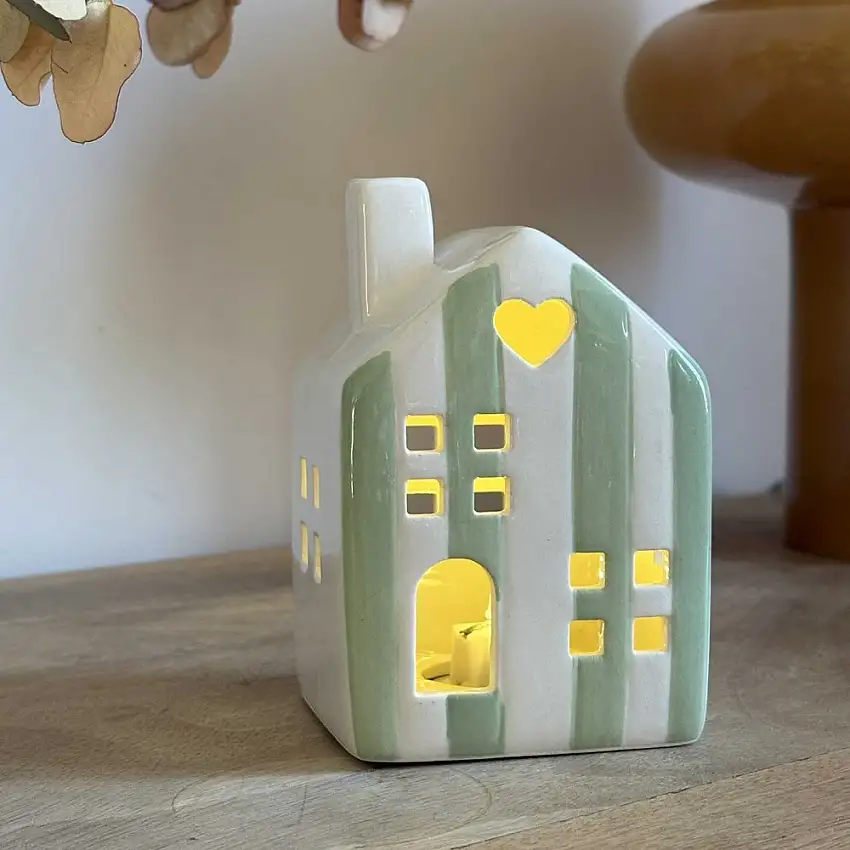 maison-deco-lumineuse-raye-vert-matcha-led-a-piles-1