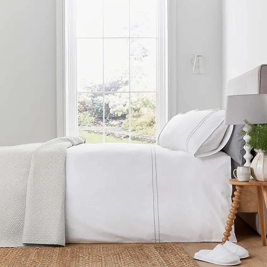 murmur_catherine_cloud_grey_main_hr_1-1