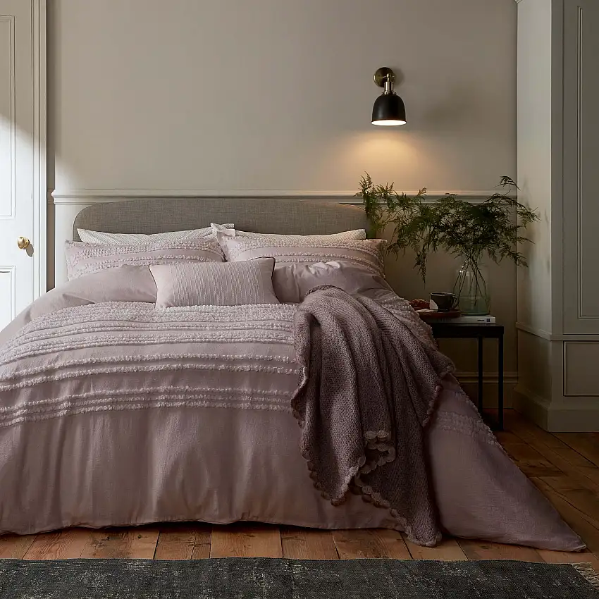 murmur_dottie_heather_end_of_bed_1-1