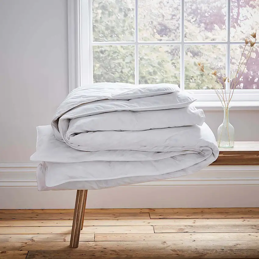 murmur_superior_feather_13.5_tog_duvet_cameo_4-1