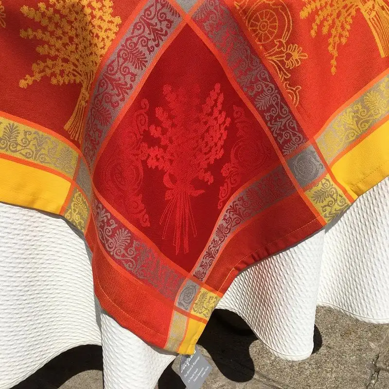 nappe-carree-sud-etoffe-jacquard-polyester-lavandiere-orange-1