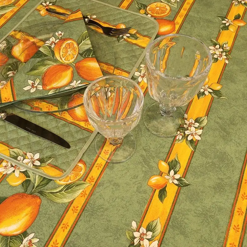 nappe-provencale-rectangulaire-en-coton-citrons-vert-et-jaune-tissus-toselli-1