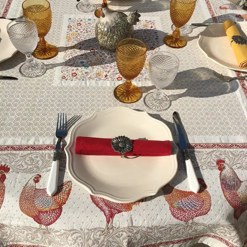 nappe-rectangulaire-jacquard-poules-et-coqs-lafayette-marat-d-avignon-1