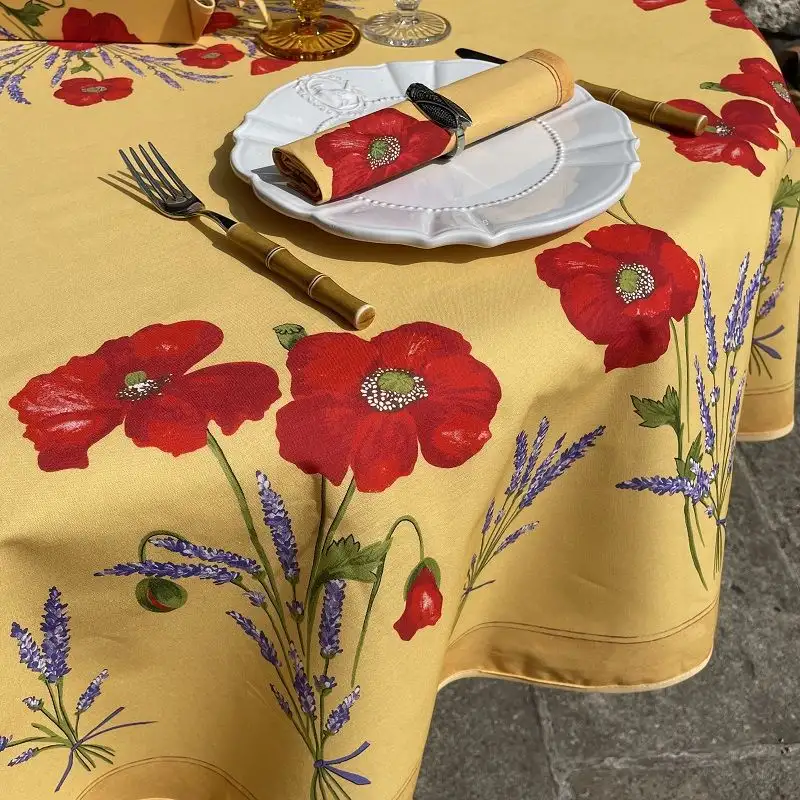 nappe-rectangulaire-placee-en-coton-enduit-coquelicots-et-lavande-jaune-1