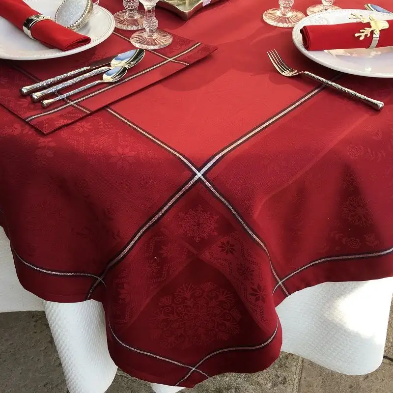 nappe-rectangulaire-sud-etoffe-jacquard-polyester-natif-rouge-et-argent-1
