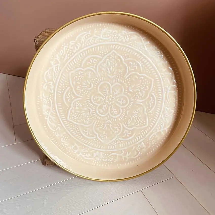 plateau-rond-en-metal-emaille-coloris-nude-d35cm-1