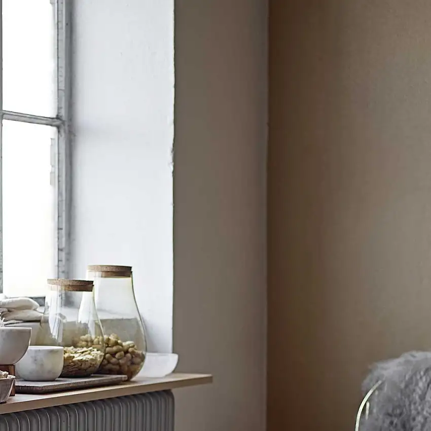 pot-avec-couvercle-ou-vase-en-verre-recycle-et-liege-bloomingville-1