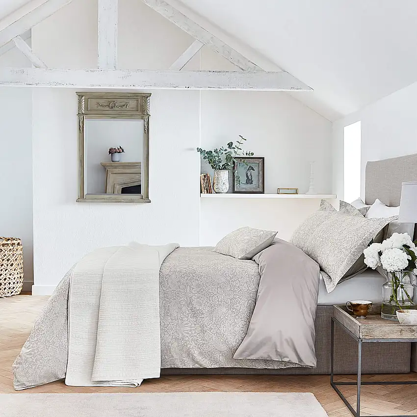 pure-strawb-thief-main_2-1