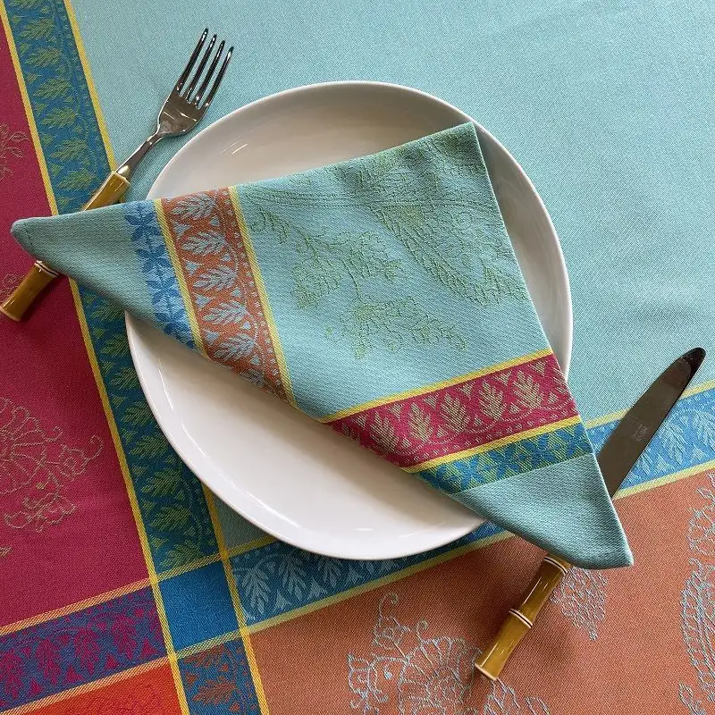serviette-de-table-jacquard-cassis-turquoise-tissus-toselli-1