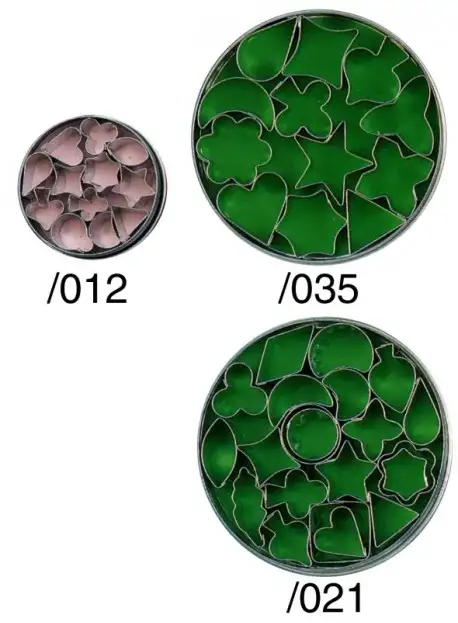 set-d-emporte-pieces-varies-en-fer-blanc-1