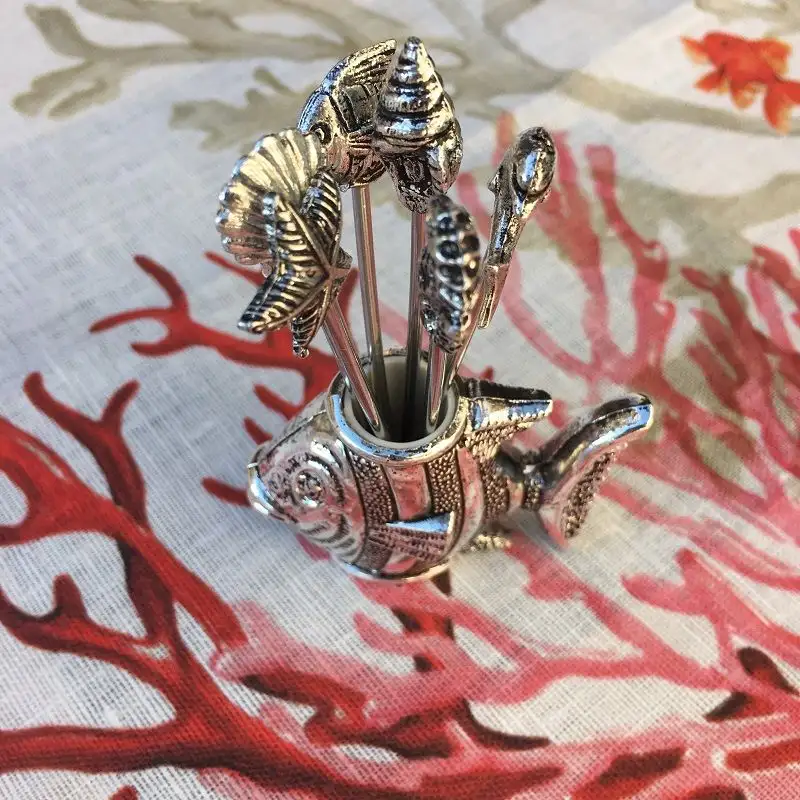 set-de-6-piques-a-aperitifs-en-metal-argente-poissons-1