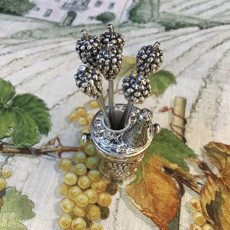 set-de-6-piques-a-aperitifs-en-metal-argente-raisins-1