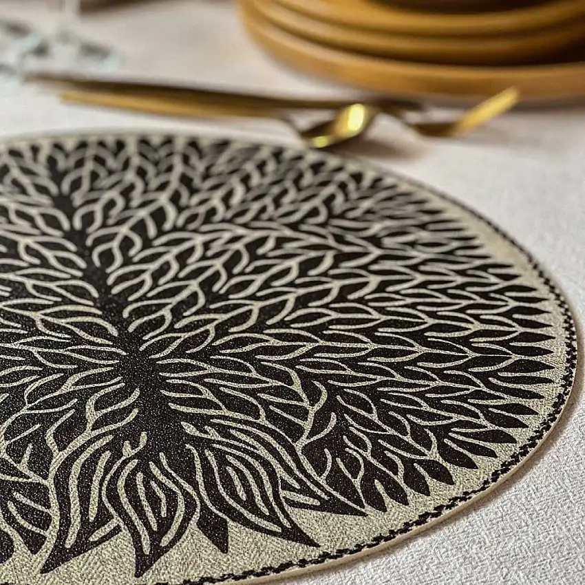 set-de-table-rond-beija-flor-arbre-de-vie-noir-1