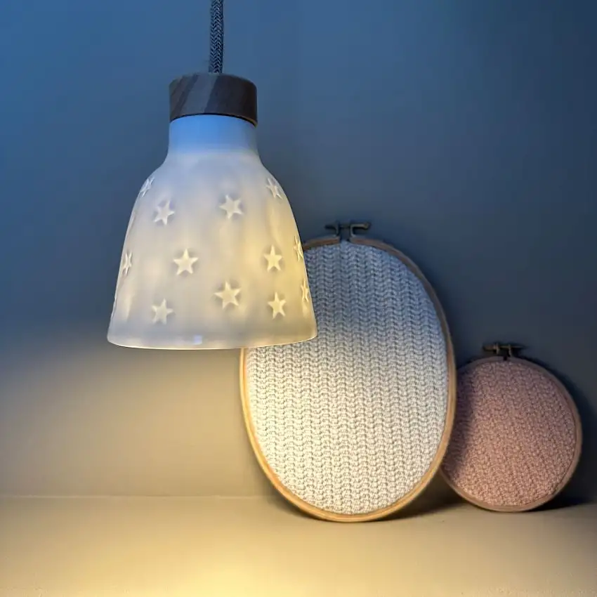 suspension-lampe-baladeuse-rosinette-etoiles-email-brillant-1